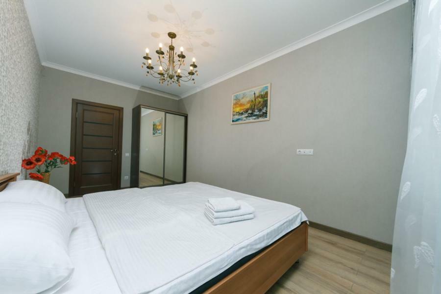 Apartmant In Kpi З Двома Спальнями 키예프 외부 사진